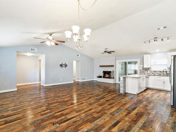 909 N Dove Road , Grapevine Texas 76051