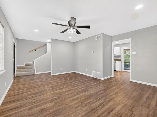1002  Hickory Street , Irving Texas 75060
