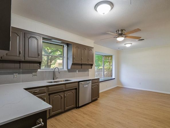 2709  Larkin Avenue , Fort Worth Texas 76133