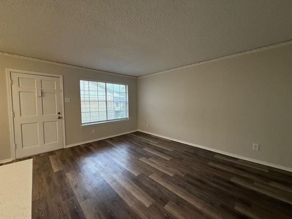 3624  Parkridge Drive  214, Dallas Texas 75234