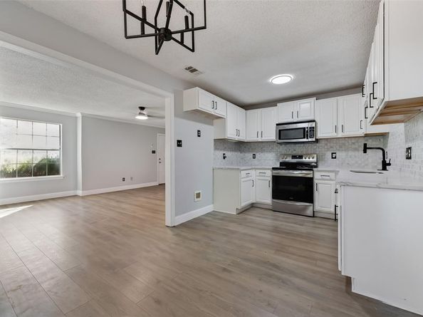 2503  Lyola Street , Dallas Texas 75241