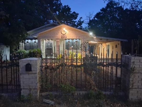 9522  Paramount Avenue , Dallas Texas 75217