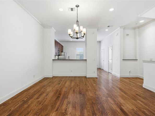 636 E Bluff Street , Fort Worth Texas 76102