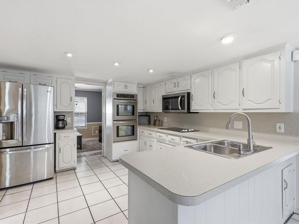 919  Green Hills Road , Duncanville Texas 75137