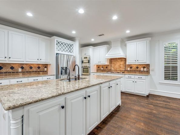 6111  Palo Pinto  , Dallas Texas 75214