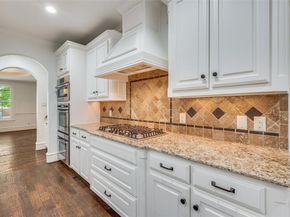 6111  Palo Pinto  , Dallas Texas 75214