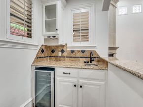 6111  Palo Pinto  , Dallas Texas 75214