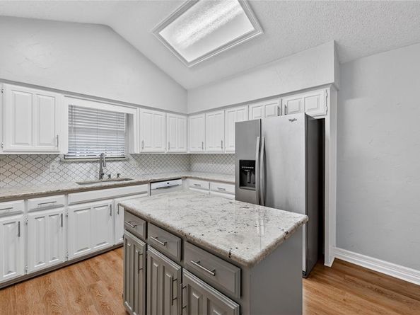 605  Meadowcrest Drive , Highland Village Texas 75077