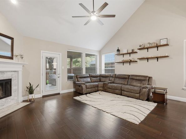 6974  Shoreview  , Grand Prairie Texas 75054