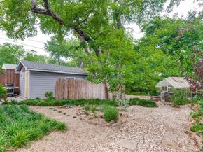 118 N Briscoe Boulevard , Dallas Texas 75211