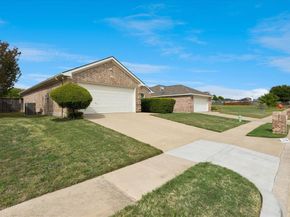 2736  Ensenada Lane , Fort Worth Texas 76108