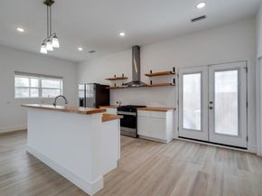 2323  Douglas Avenue , Dallas Texas 75219