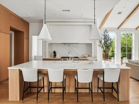 6031  Lupton Drive , Dallas Texas 75225