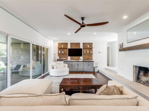 6709  Cliffbrook Drive , Dallas Texas 75254