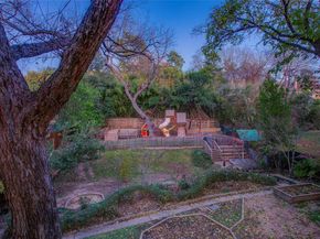 1022 N Montclair Avenue , Dallas Texas 75208