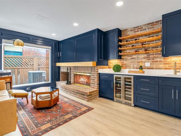 3288  Lakenheath Place , Dallas Texas 75204