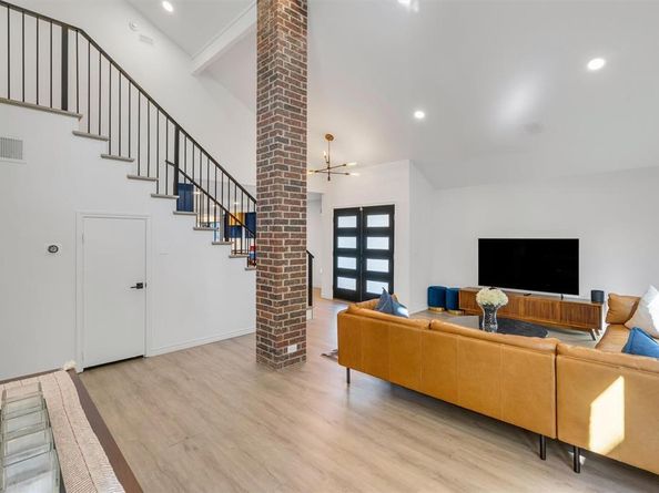 3288  Lakenheath Place , Dallas Texas 75204