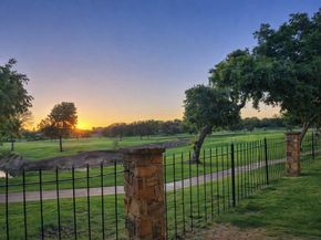 5981  Arapaho Road  1003, Dallas Texas 75248