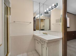 1105  Greenbriar Lane , Arlington Texas 76013