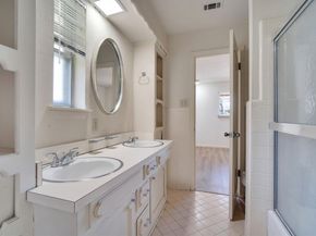 1105  Greenbriar Lane , Arlington Texas 76013