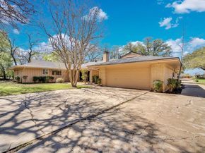 1105  Greenbriar Lane , Arlington Texas 76013