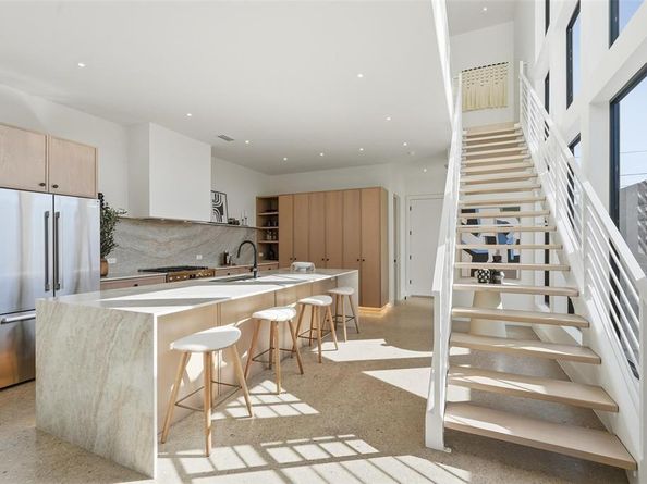 6803  Tyree Street , Dallas Texas 75209