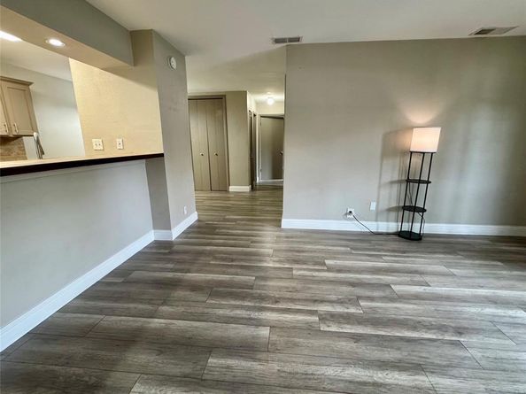 5981  Arapaho Road  303, Dallas Texas 75248