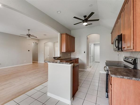 1517  White Willow Lane , Arlington Texas 76002