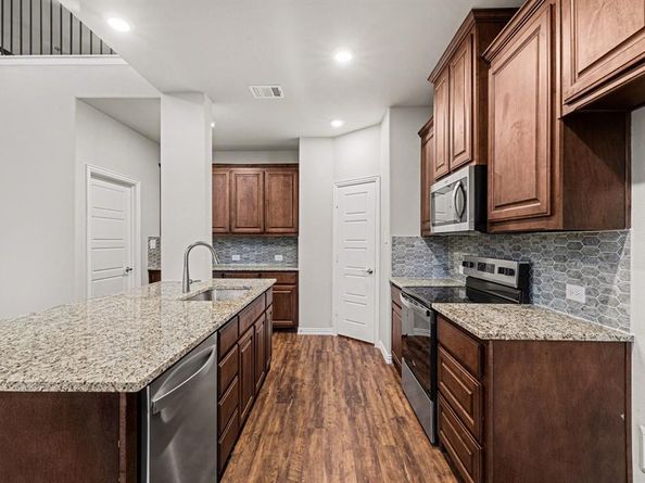 2400  Skara Brae Drive , Denton Texas 76207