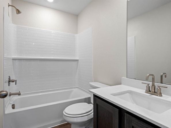 300  Revolution Drive , Venus Texas 76084