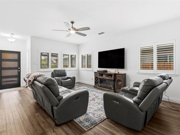 1021  Mason Street , Aubrey Texas 76227