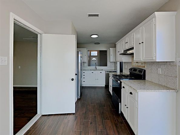 833  Weaver Street , Cedar Hill Texas 75104