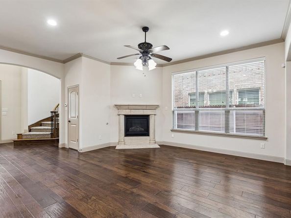 4944  Dominion Boulevard , Irving Texas 75038