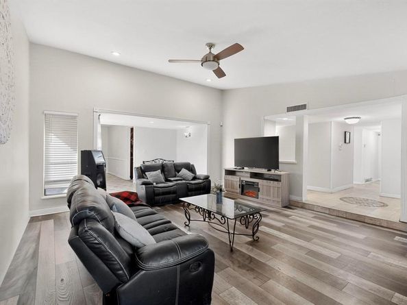 3402  Aquarius Circle , Garland Texas 75044