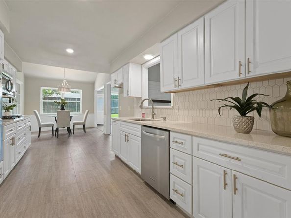 2713  Quail Ridge Drive , Carrollton Texas 75006