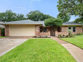 1229  Brookfield Lane , Mansfield Texas 76063