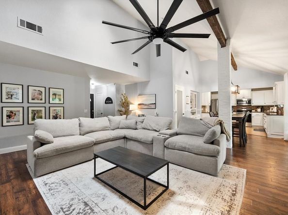 1229  Brookfield Lane , Mansfield Texas 76063