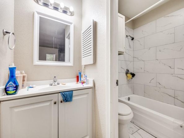 9809  Walnut Street  203, Dallas Texas 75243