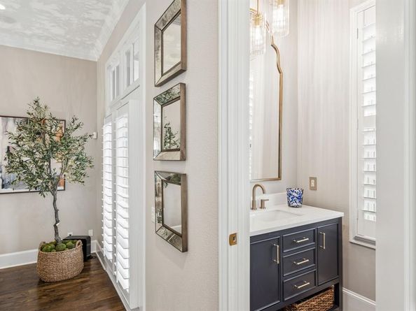 2141  Norlock Lane , Dallas Texas 75201
