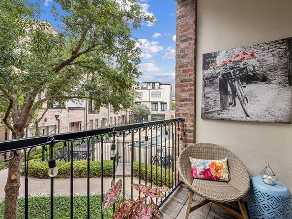 2141  Norlock Lane , Dallas Texas 75201