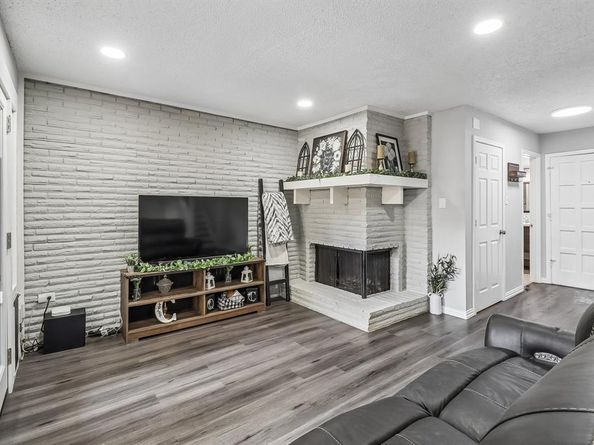 2059  Embassy Way , Carrollton Texas 75006