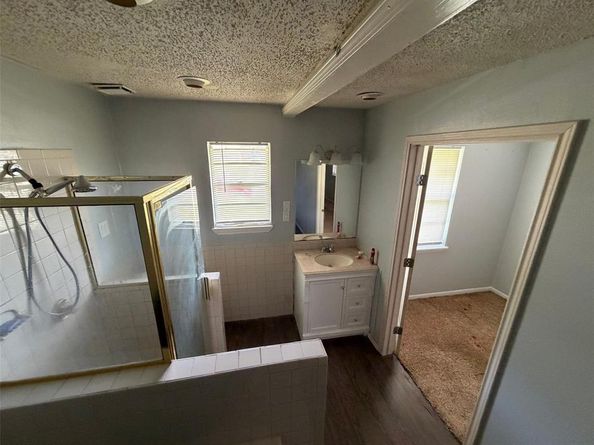 608  Donlee Road , Lancaster Texas 75134