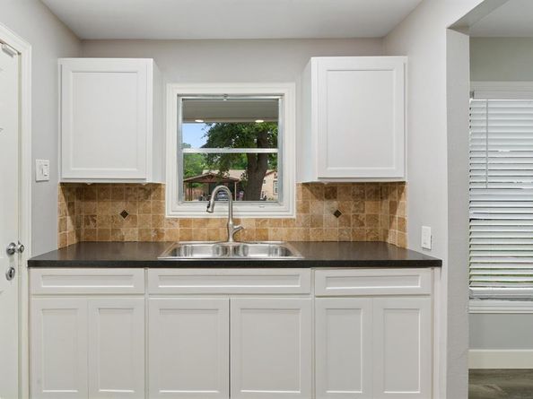 1432  Meadowbrook Drive , Garland Texas 75042