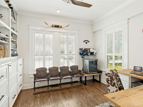 909  Woodlawn Avenue , Dallas Texas 75208