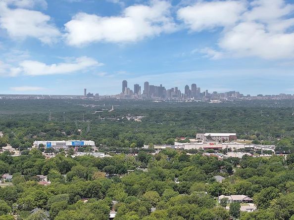 8533  Blossom Lane , Dallas Texas 75227