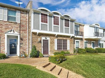 607  Trailwood Court 
