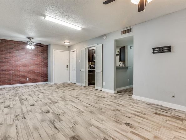 4859  Cedar Springs Road  144, Dallas Texas 75219
