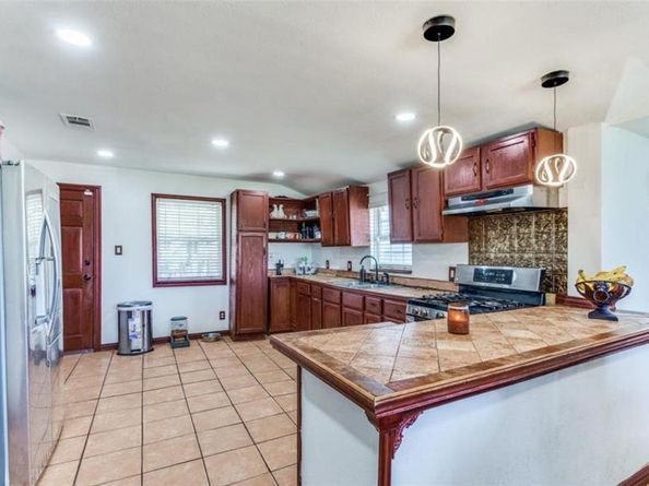 5720  Wilkes Drive , Fort Worth Texas 76119