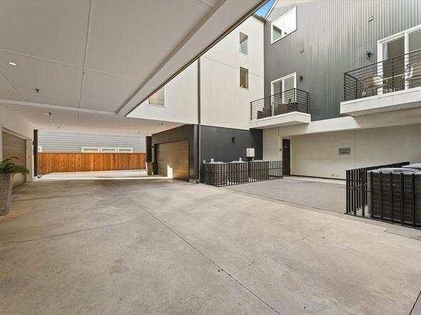 2001 N Prairie Avenue  106, Dallas Texas 75204