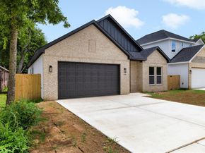 1905  Dillard Street , Fort Worth Texas 76105